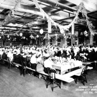 Oregon City Woolen Mills employee banquet, Dec 28, 1918.