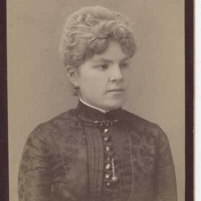 Unknown Woman - Studio Portrait