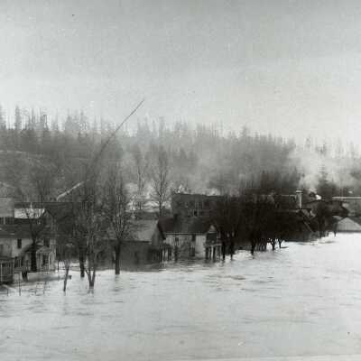 1890 Flood - 6th and Water Street (Now McLoughlin Blvd) - Oregon City