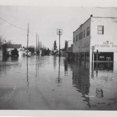 1943 Flood - 14th and Washington Streets - Oregon City