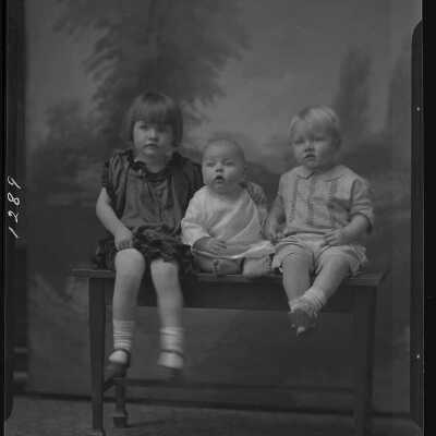Photograph of three children for A.J. West - Negative# 1289 - Dated December 1929