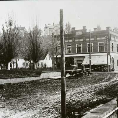 Oregon City 1896 - Hitching Rack on 8th Street toward the Weinhard Building on Main Street