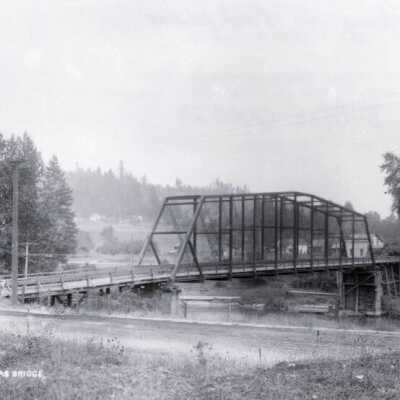 Gladstone Bridge looking toward Park Place, 1910.: Origformat: Print-Photographic
