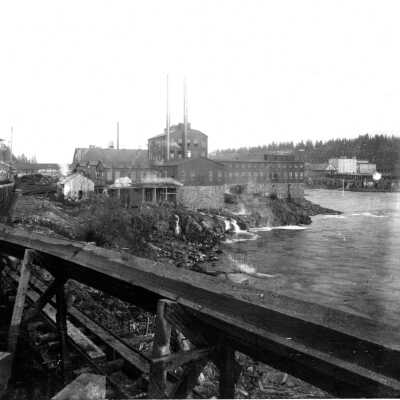 Willamette Pulp and Paper Company, Locks and Log Flume, West Linn.