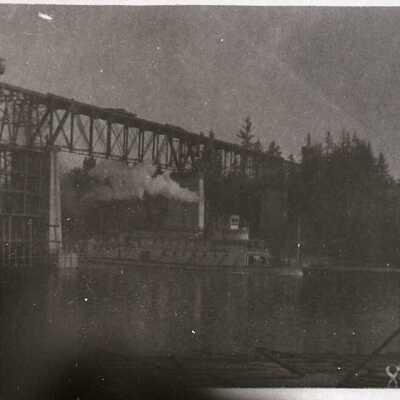 Wilsonville R.R. Bridge over Willamette River.