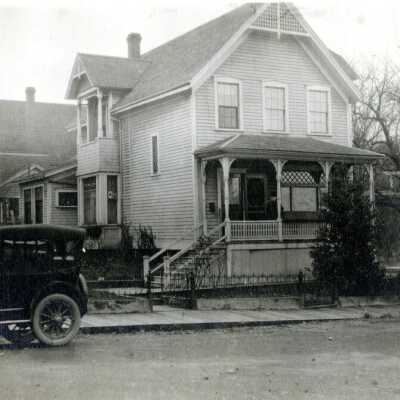 Ed and Maria Caufield's home at 8th and Water Street.: Copyright: None; Origsize: 3"x5"; Origformat: Print-Photographic