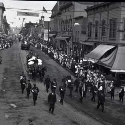 Oregon City 1915 - 4th of July Parade - 6th and Main