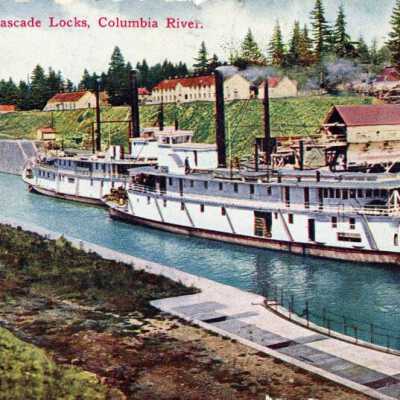 Steamboats in Cascade Locks, Columbia River.