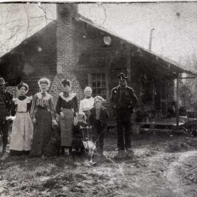 Eagle Creek 1902* - Baker, W.B., Julia and Extended Family(?)