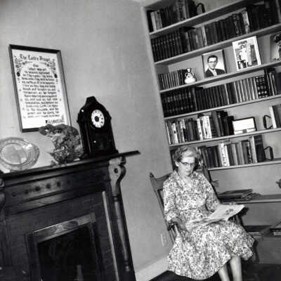 Jeanette McDonald at Home, Bedroom