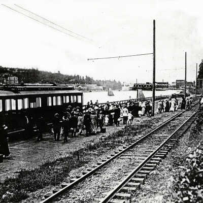 Canemah Park 1915 - Trolley Stop to Stairs