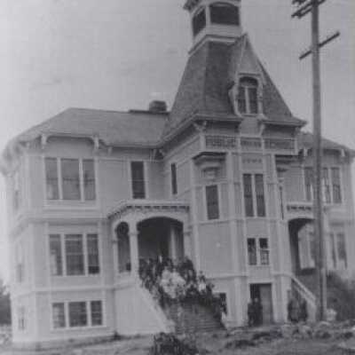 Oswego School 1909