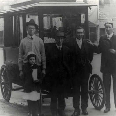 Oregon City 1916 - Popcorn Wagon