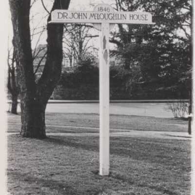 McLoughlin Park sign