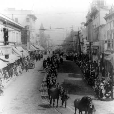 Oregon City Stock Show Parade 1916 - Looking North at 6th Street on Main