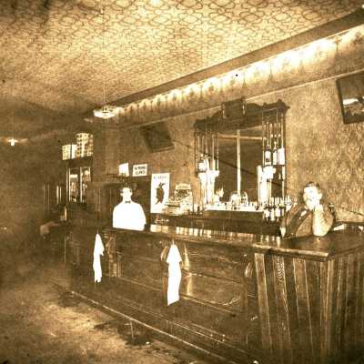 Interior of the Roos Saloon in Oregon City