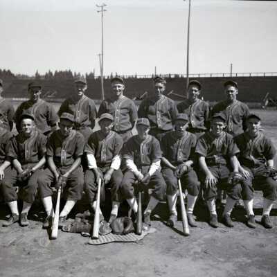 Baseball team photo: Copyright: None; Origsize: 9.75X5.5; Origformat: Negative