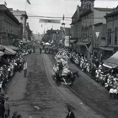 Oregon City 1915 - 4th of July Parade - 6th and Main