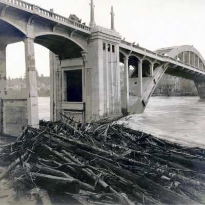 Flood at Arch Bridge.: Copyright: Clackamas County Historical Society; Origsize: 4" x 6"; Origformat: Print-Photographic
