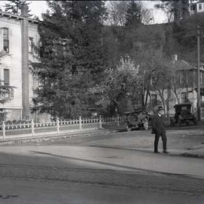 Oregon City, 9th and Main Streets, 1910