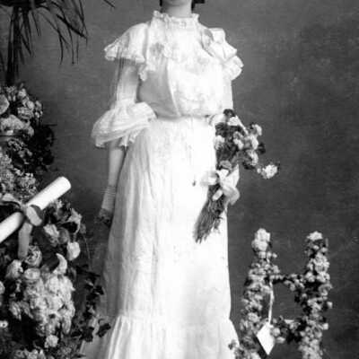Hattie Chambers, 1902: Copyright: None; Origsize: 6" x 8"; Origformat: Print-Photographic