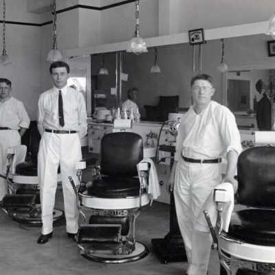 Si Wentworth Barber Shop, Canemah.: Copyright: None; Origsize: 8" x 11"; Origformat: Print-Photographic