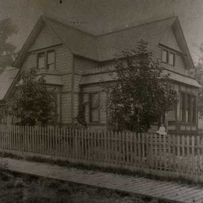 Oregon City 1890 - Howell Residence at 1116 Jefferson Street