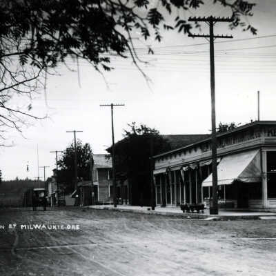 Milwaukie 1920 - Kelly Hardware, Paint and Furniture Company - Main Street