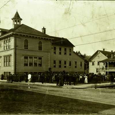 McLoughlin Institute 1907 - Dedication - 10th and Main, Oregon City