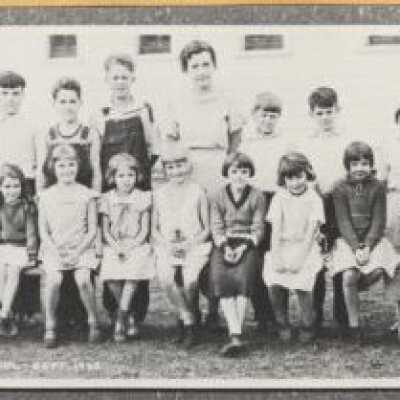 Carver School Students 1933 - 1st - 4th Grades - Carver, Oregon