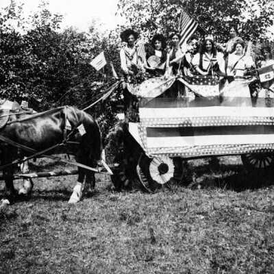 Fourth of July, 1907. Float of All Nations: Copyright: Clackamas County Historical Society; Origsize: 5x7; Origformat: Print-Photographic