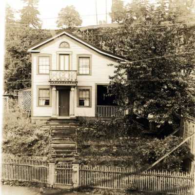 Old Wilde House, Oregon City.: Copyright: Clackamas County Historical Society; Origsize: 4" x 6"; Origformat: Print-Photographic