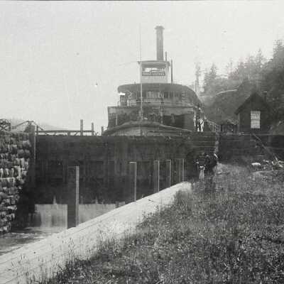 Willamette Falls Locks 1888 - and the Steamboat "Three Sisters"
