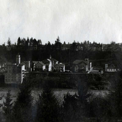 Dr. E.A. Sommer Home (far left), 9th to 10th Streets on Water Street. 1920.: Copyright: None; Origsize: 5" x 7"; Origformat: Print-Photographic