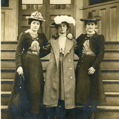 Barclay School Students 1904 - Mame Roake, Lena Gadke and Winnie Roake