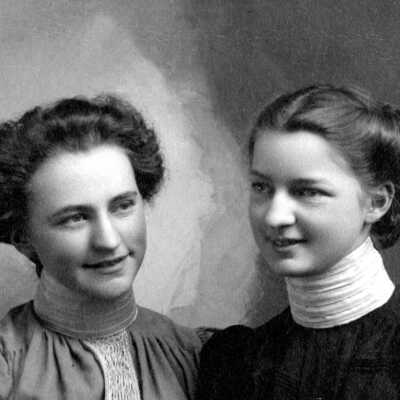 Edith and Ethel Cheney. (A): Copyright: None; Origsize: 1" x 3"; Origformat: Print-Photographic