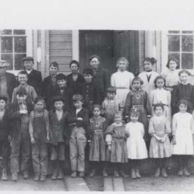 Evergreen School Students - South of Silverton Oregon - Highway 213 - 1907/08