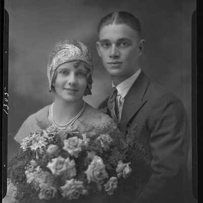 Photograph of a couple for Mannuel Gill - December 1929 - Negative