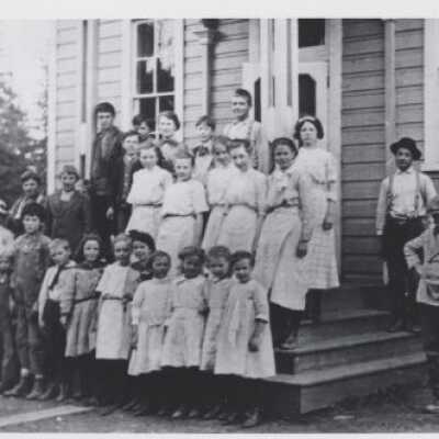 Evergreen School Students - South of Silverton Oregon - Highway 213 - 1910