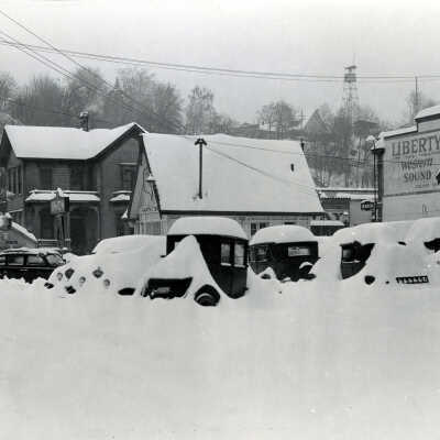 Oregon City Snow Storm, 1937.: Copyright: Clackamas County Historical Society; Origsize: 4" x 6"; Origformat: Print-Photographic