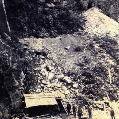 Mining on the mountain.: Copyright: Clackamas County Historical Society; Origsize: 8x10; Origformat: Print-Photographic