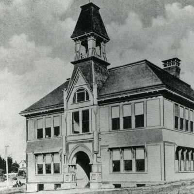 Eastham School - Enhanced photograph? - Oregon City