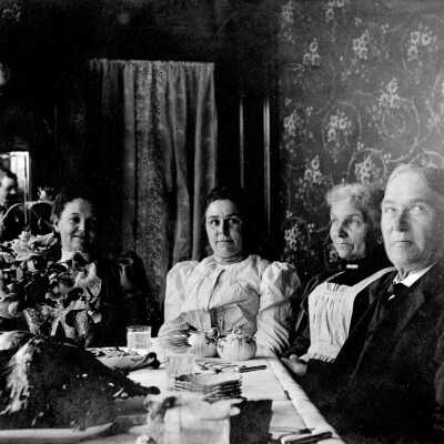 Caufields and Putrows, Christmas Dinner, 1901.