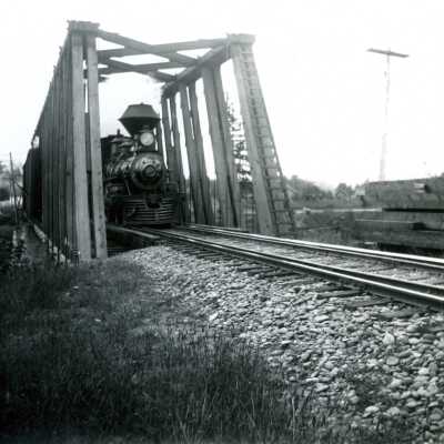 Park Place to Gladstone Railroad Bridge