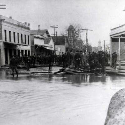 1890 Flood - Oregon City at 6th and Main Street Looking North