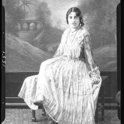 Photograph of a woman for Pauline Gyp - March 1930 - Negative