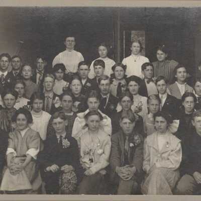 Pupils of 8th grade in 1907 school name unknown