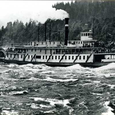 Sternwheeler "Bailey Gatzert" on Columbia River