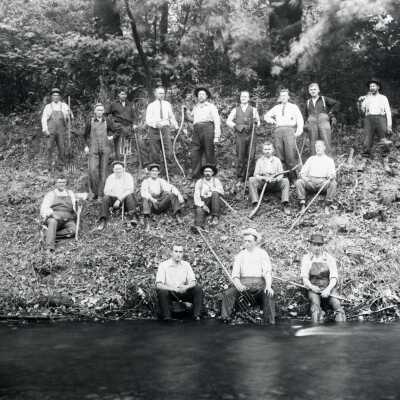 Cross Park Work Crew in Gladstone