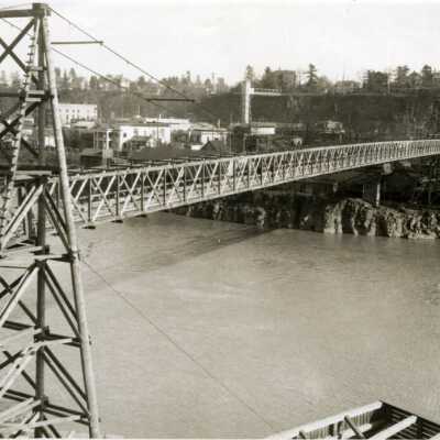 Oregon City/West Linn Suspension Foot Bridge.